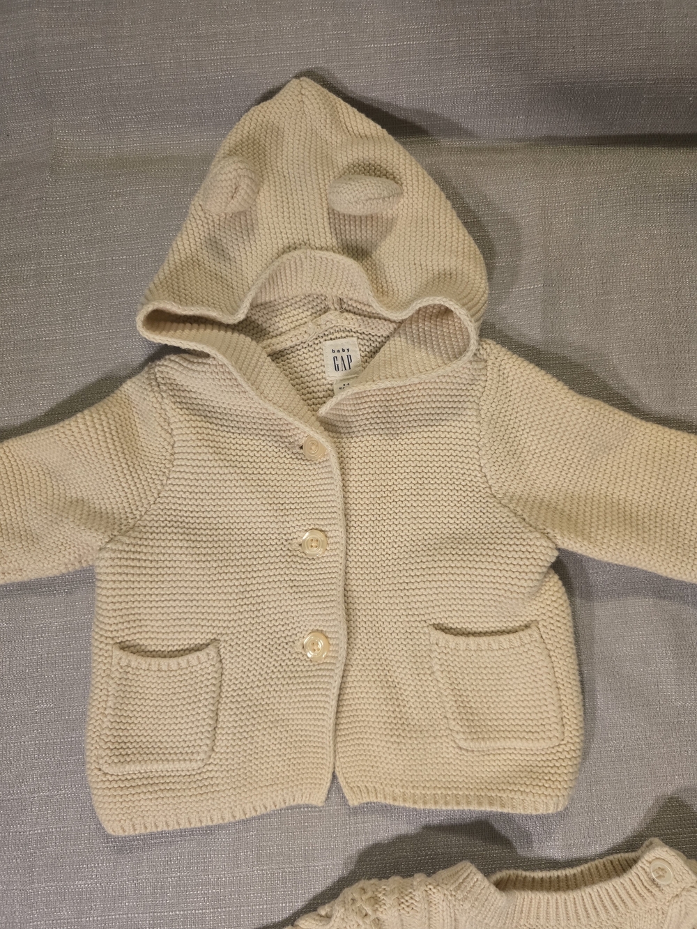 Baby Gap Knit Sweater Bundle 2 Piece Hooded Cardigan Cable Knit Cream 0-6 Months - Picture 3 of 5
